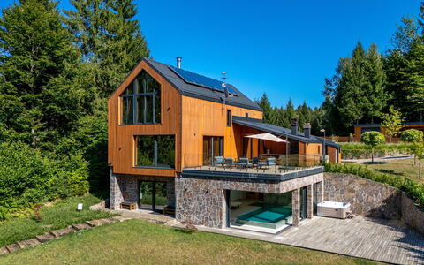 Valera Vita Forest: Casa, Casa, Villetta, Giardino, Larice, Agriturismo, Estate, Landscaping, Cortile