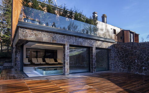 Valera Vita Forest: Legna, Piscina, Architettura, Pavimentazione, Materiale Composito, Calcestruzzo, Materiali Naturali, Latifoglie, Ricorrere