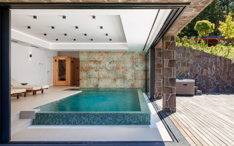 Valera Vita Forest: Piscina, Pavimentazione, Pavimento, Ricorrere, Materiale Composito, Piastrella, Eco Hotel, Pavimento In Legno, Shade, Materiali Naturali