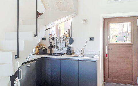 Emma: Parete, Interior Design, Pavimentazione, Legna, Pavimento, Mobilia, Cucina, Casa, Illuminazione, Controsoffitto