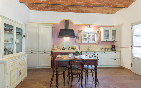 Antica Villa Merelli 12: Mobilia, Interior Design, Cucina, Pavimentazione, Cabinetry, Legna, Pavimento, Controsoffitto, Soffitto, Camera