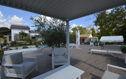 La Dimora di Diana: Mobilia, Mobili Da Esterno, Sedia, Shade, Struttura Esterna, Portico, Ricorrere, Terrazza, Eco Hotel, Pergola