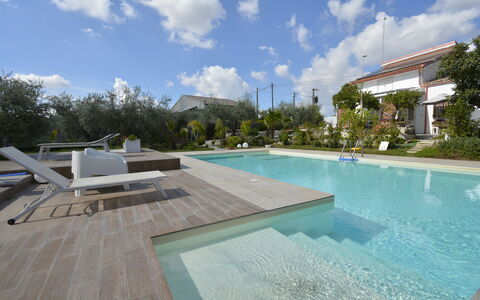 La Dimora di Diana: Piscina, Ricorrere, Materiale Composito, Giardino, Landscaping, Giochi D'Acqua, Shade, Eco Hotel, Backyard, Tempo Libero