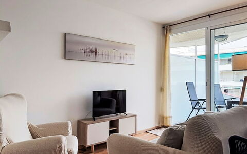 Xaloc: Mobilia, Interior Design, Pavimentazione, Pavimento, Legna, Soffitto, Divano, Camera, Soggiorno, Illuminazione