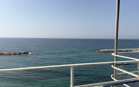 Clara: Blu, Risorse Idriche, Acqua, Corpo D'Acqua, Orizzonte, Waterway, Mare, Costiera E Morfologie Oceanic