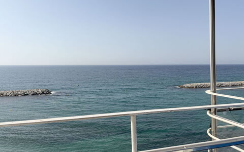 Clara: Blu, Risorse Idriche, Acqua, Corpo D'Acqua, Orizzonte, Waterway, Mare, Costiera E Morfologie Oceanic