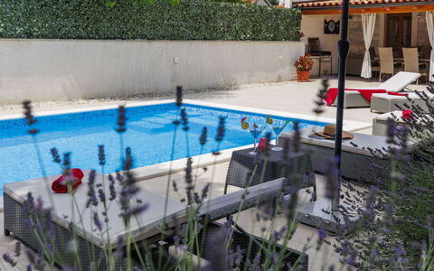 Trošti: Piscina, Ricorrere, Tempo Libero, Mobili Da Esterno, Materiale Composito, Ombrello, Eco Hotel, Giochi D'Acqua, Sedia, Shade