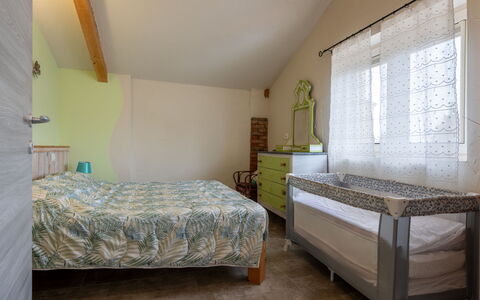 Noah: Mobilia, Interior Design, Letto, Camera Da Letto, Parete, Pavimento, Legna, Soffitto, Pavimentazione, Bedding