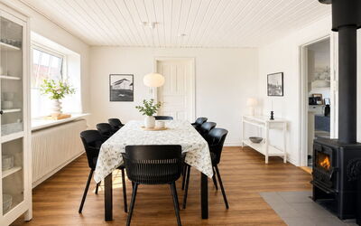 Edin - 4Km from the Sea