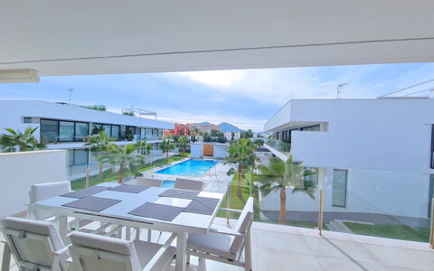 Kristal: Appartamento, Condominio, Balcone