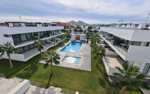 Kristal: Appartamento, Condominio, Balcone