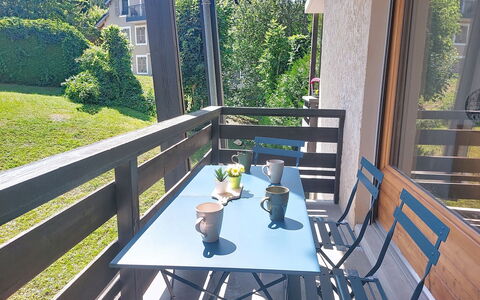 Le Nerey 2: Mobilia, Legna, Mobili Da Esterno, Tavolo, Sedia, Tavolo Esterno, Portico, Latifoglie, Shade, Deck