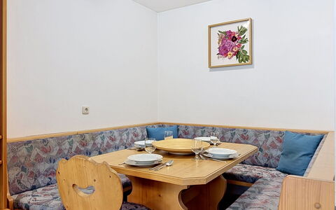 Resimini: Interior Design, Pavimentazione, Mobilia, Pavimento, Camera, Color Legno, Soggiorno, Cabinetry, Pianta Della Casa