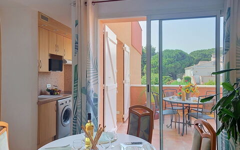 Les Nouvelles Mirandas: Blu, Piscina, Materiale Composito, Shade, Ricorrere, Estate, Hacienda, Villa, Centro Ricreativo