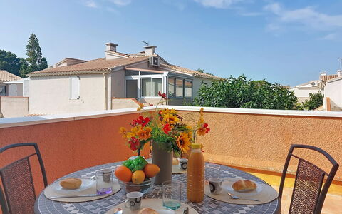 Les Nouvelles Mirandas: Blu, Piscina, Materiale Composito, Shade, Ricorrere, Estate, Hacienda, Villa, Centro Ricreativo