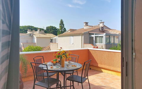 Les Nouvelles Mirandas: Blu, Piscina, Materiale Composito, Shade, Ricorrere, Estate, Hacienda, Villa, Centro Ricreativo
