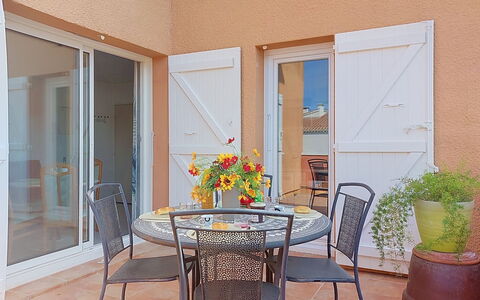 Les Nouvelles Mirandas: Blu, Piscina, Materiale Composito, Shade, Ricorrere, Estate, Hacienda, Villa, Centro Ricreativo