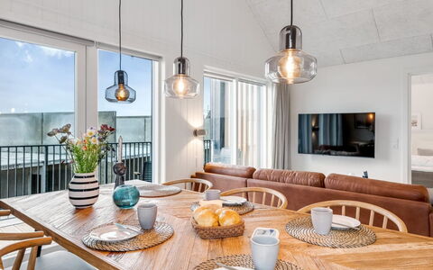 Thormund - 400M from the Sea: Interior Design, Lampada, Mobilia, Legna, Pavimentazione, Soffitto, Lampadario, Sala Da Pranzo, Illuminazione, Cucina & Sala Da Pranzo Tavolo