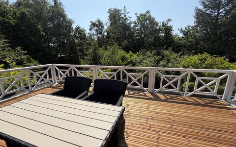 Lonneke - from the Sea: Legna, Mobilia, Mobili Da Esterno, Deck, Pavimento In Legno, Latifoglie, Tavolo Esterno, Plank, Color Legno, Portico