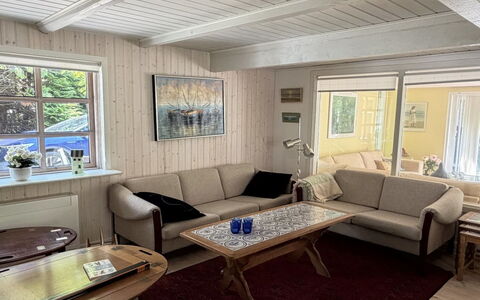 Lonneke - from the Sea: Legna, Pavimentazione, Mobilia, Casa, Pavimento, Soggiorno, Interior Design, Divano, Camera