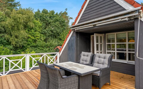 Lonneke - from the Sea: Tetto, Casa, Lotto, Casa, Villetta, Estate, Edifici Giardino, Shade, Log Cabin, Landscaping