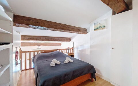 La Bressado: Mobilia, Letto, Interior Design, Pavimento, Pavimentazione, Camera Da Letto, Parete, Legna, Soffitto, Camera