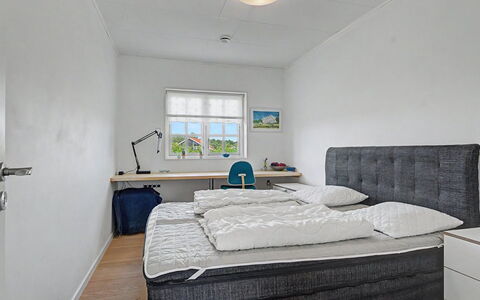 Ion - 1Km from the Sea: Camera Da Letto, Letto, Mobilia, Pavimento, Pavimentazione, Bedding, Telaio Del Letto, Lenzuolo, Appartamento, Camera