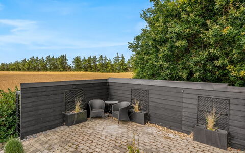 Meindor - 450M to the Fjord: Giardino, Materiale Composito, Backyard, Landscaping, Raccordo, Plank, Cortile, Latifoglie, Shade