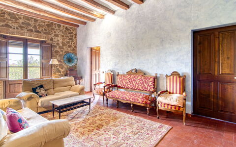 Mas Nualart: Parete, Mobilia, Pavimentazione, Interior Design, Pavimento, Soffitto, Camera, Sedia, Pianta Della Casa, Soggiorno