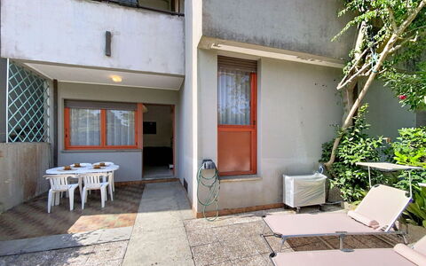 Villaggio Podere San Luigi: Zona Residenziale, Casa, Appartamento, Urban Design, Balcone, Shade, Illuminazione Diurna, Gesso