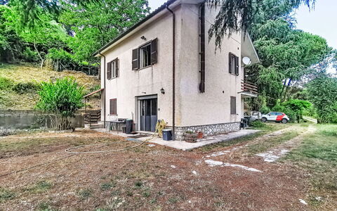 La Casa dei Cedri: Zona Residenziale, Casa, Appartamento, Urban Design, Balcone, Shade, Illuminazione Diurna, Gesso