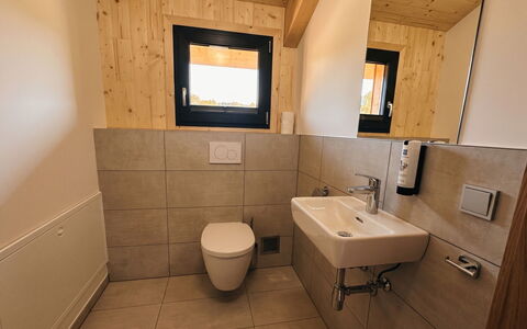02 Nth055 18F Sup Chalet mit Sauna und Hot Tub 2 e: Legna, Pavimentazione, Pavimento, Idraulico Fixture, Bagno, Idraulico, Lavello, Lavandino Del Bagno, Gabinetto, Color Legno