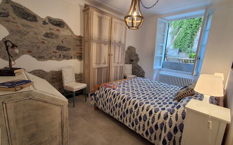 La Riva - Levanto: Mobilia, Camera Da Letto, Letto, Interior Design, Bedding, Lenzuolo, Legna, Pavimentazione, Pavimento, Camera
