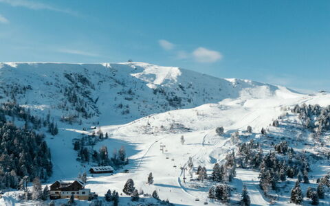 02 Nth056 18G Sup Chalet mit Sauna und Hot Tub 2 e: Geografia Montane, Neve, Inverno, Montagna, Terreno, Highland, Geomorfologia Glaciale, Catena Montuosa, Hill Station, Fenomeno Geologico