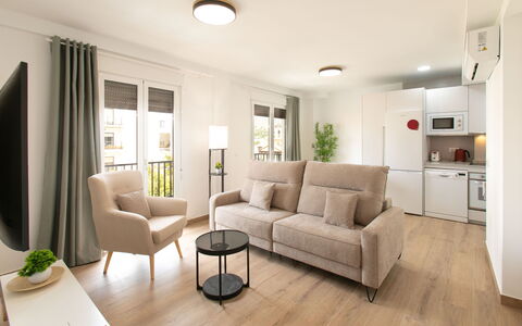 Elvix Nerja Center B: Casa, Arbusto, Casa, Zona Residenziale, Estate, Villetta, Hacienda, Cortile, Shade, Prato