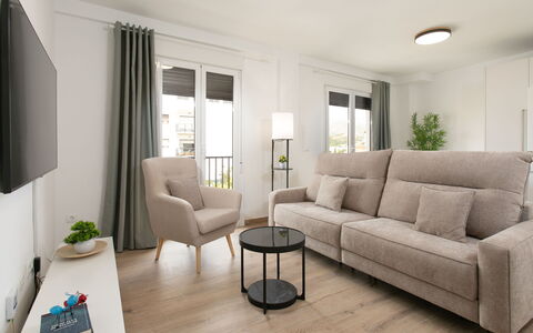Elvix Nerja Center B: Casa, Arbusto, Casa, Zona Residenziale, Estate, Villetta, Hacienda, Cortile, Shade, Prato
