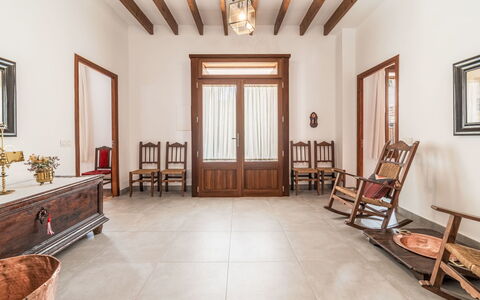 Can Tianet: Casa, Arbusto, Casa, Zona Residenziale, Estate, Villetta, Hacienda, Cortile, Shade, Prato
