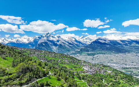 Prima 1084: Montagna, Geografia Montane, Collina, Catena Montuosa, Highland, Nube, Paesaggio, Hill Station, Valle, Terreno