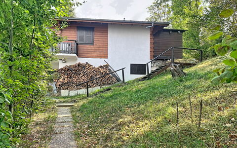 Prima 1084: Legna, Casa, Area Rurale, Villetta, Backyard, Raccordo, Pendenza, Giardino, Cortile