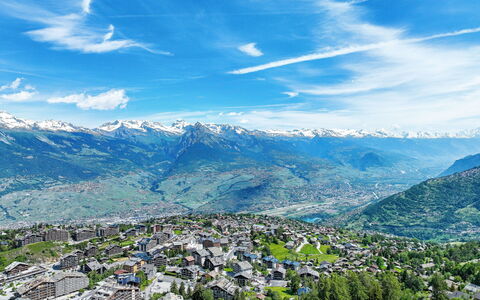 Prima 1084: Geografia Montane, Montagna, Collina, Catena Montuosa, Paesaggio, Highland, Hill Station, Valle, Cresta, Alpi