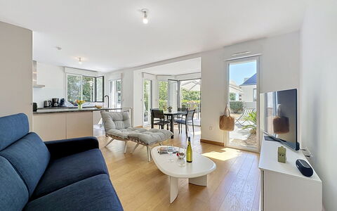 Les Sylphes: Interior Design, Pavimentazione, Mobilia, Pavimento, Soffitto, Divano, Camera, Appartamento, Soggiorno, Casa