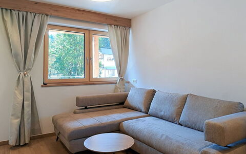 Auffach 602: Mobilia, Interior Design, Pavimentazione, Pavimento, Divano, Legna, Camera, Soggiorno, Casa, Tavolo