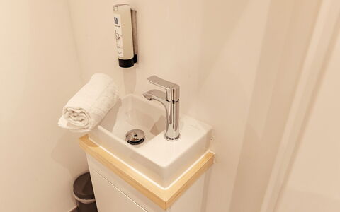 Niederwölz 603: Idraulico Fixture, Lavandino Del Bagno, Idraulico, Lavello, Rubinetto, Bagno, Camera