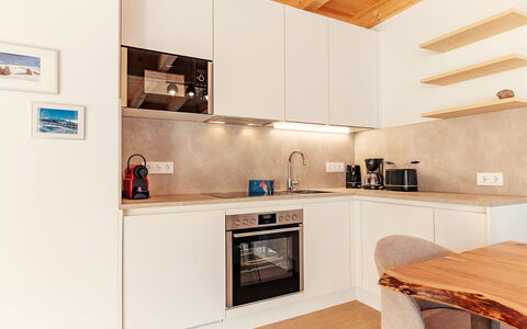 Niederwölz 609: Mobilia, Interior Design, Pavimentazione, Controsoffitto, Legna, Elettrodomestico Da Cucina, Cucina, Cabinetry, Soffitto, Pavimento