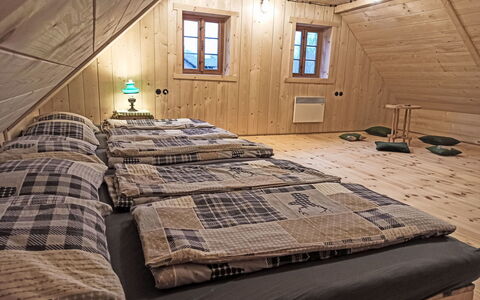 U Kazíků: Camera Da Letto, Legna, Letto, Pavimento, Pavimentazione, Lenzuolo, Bedding, Interior Design, Casa, Mobilia