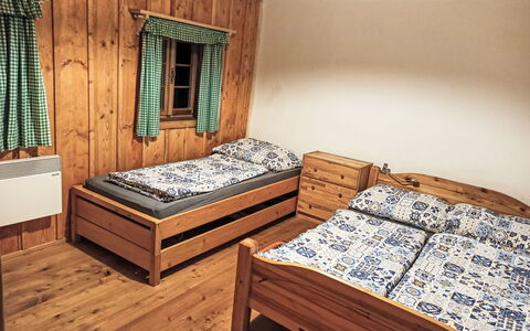 U Kazíků: Legna, Pavimentazione, Pavimento, Camera Da Letto, Letto, Mobilia, Interior Design, Letto A Castello, Telaio Del Letto, Latifoglie