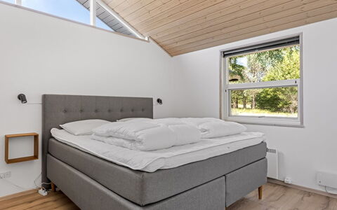 Wreth - 1.5Km from the Sea: Camera Da Letto, Letto, Bedding, Telaio Del Letto, Lenzuolo, Soffitto, Biancheria, Cuscino, Materasso, Latifoglie