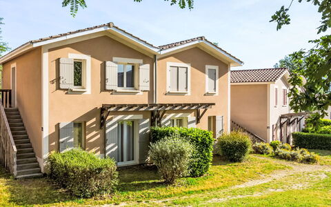 Barbaste 602: Casa, Estate, Villetta, Giardino, Prato, Sobborgo, Cortile, Landscaping, Agriturismo, Villa
