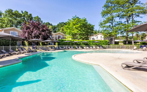 Barbaste 602: Piscina, Zona Residenziale, Ricorrere, Terme, Estate, Giardino, Mobili Da Esterno, Landscaping, Shade, Eco Hotel