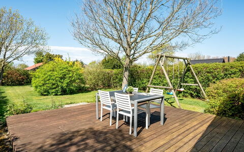 Aida - 550M from the Sea: Giardino, Lotto, Mobili Da Esterno, Shade, Deck, Latifoglie, Pavimento In Legno, Landscaping, Backyard